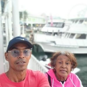 Meet your Posher, Moises